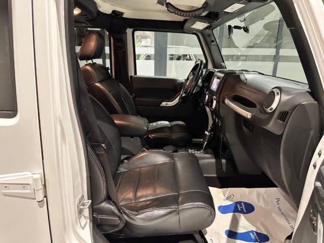 JEEP Wrangler Unlimited 2.8 CRD DPF Sahara Auto