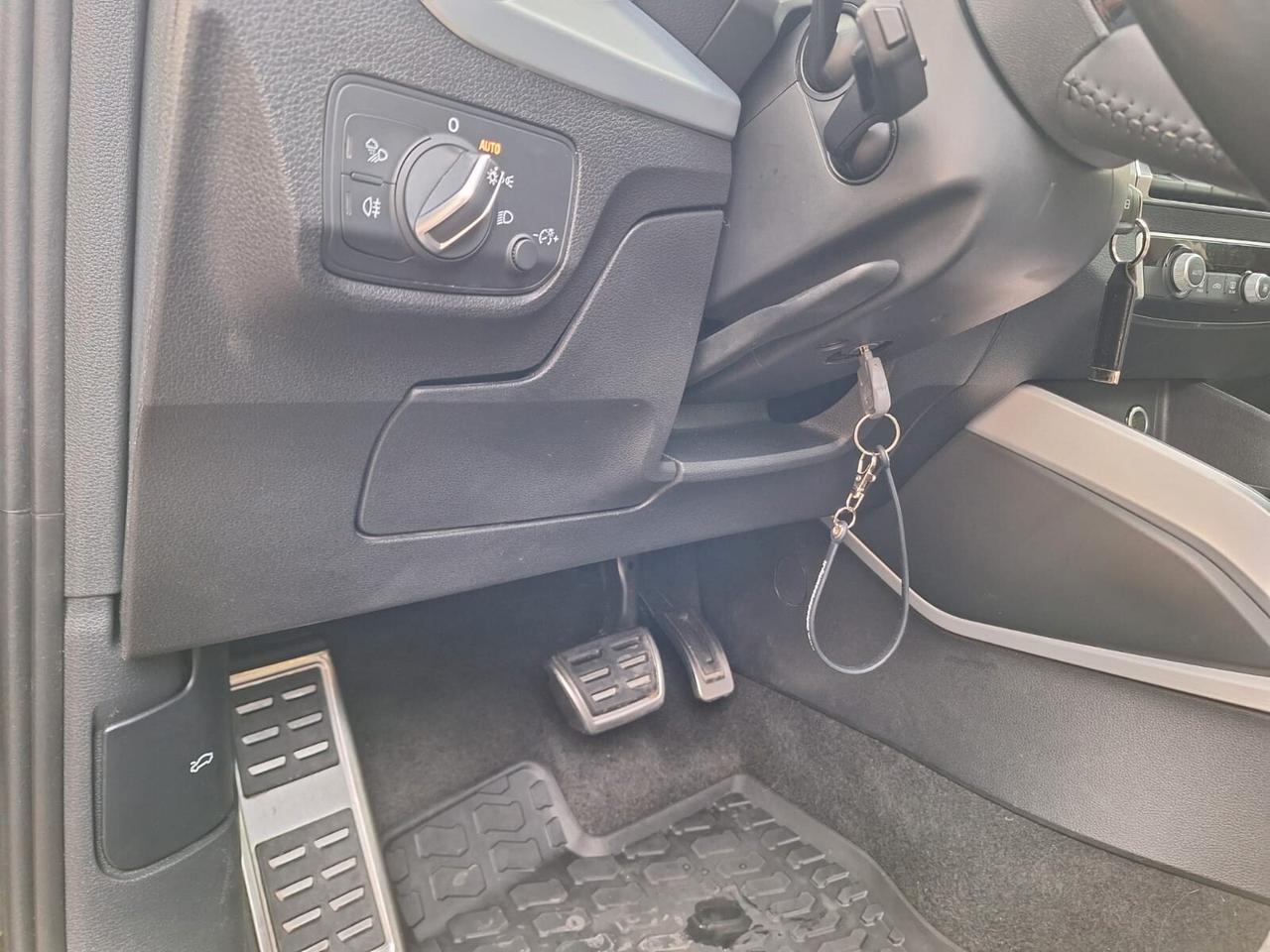 Audi Q2 30 TDI S tronic Identity Black