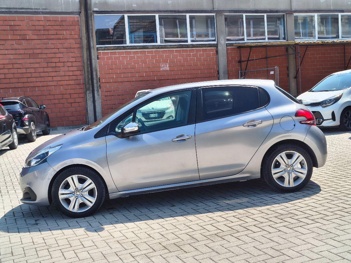 PEUGEOT - 208 - PureTech 82 5p. Touch