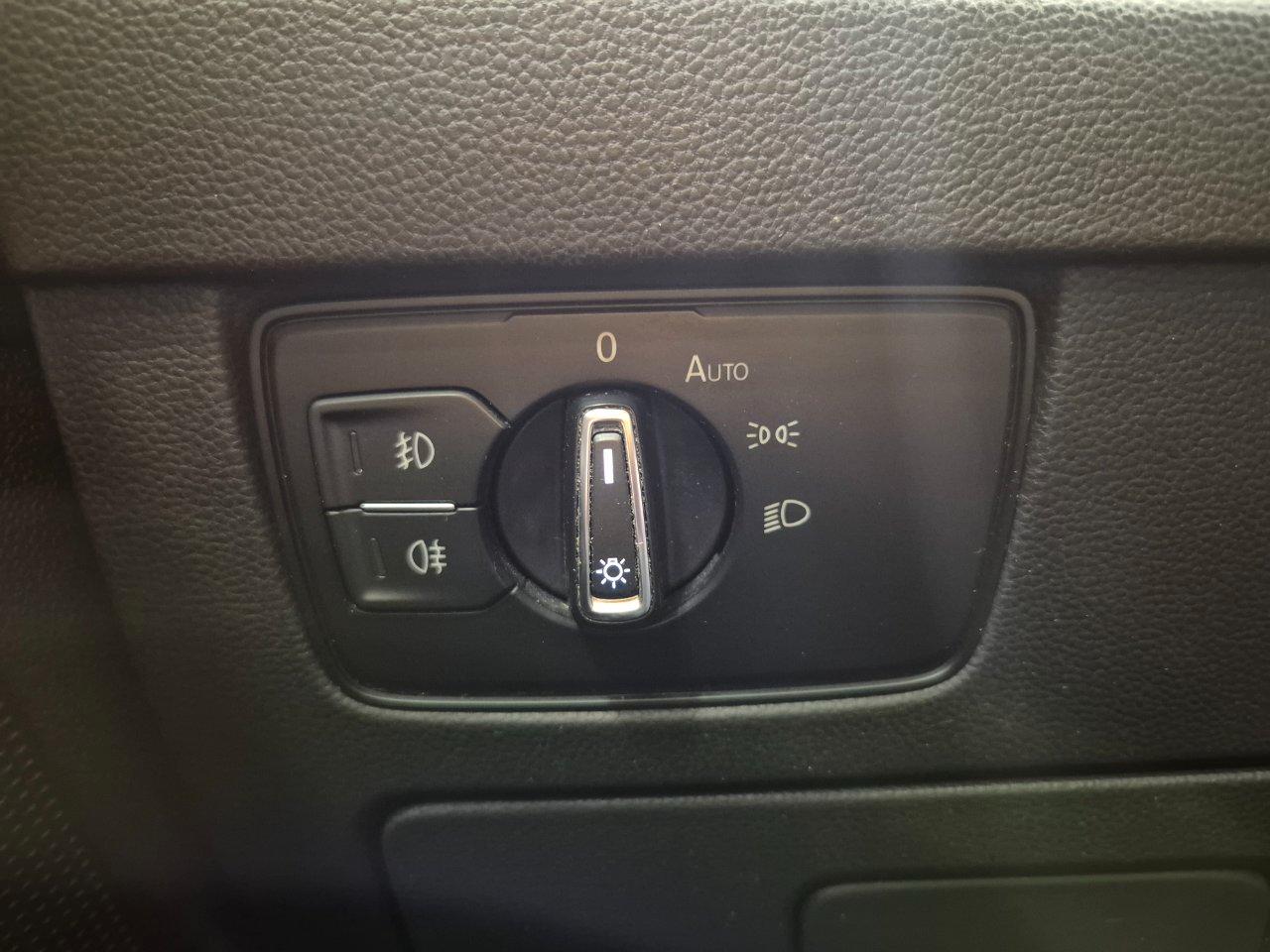 Volkswagen Passat Variant 1.6 tdi Business 120cv - NEOPATENTATI - ACC/Lim - Carplay - Sens. Park.