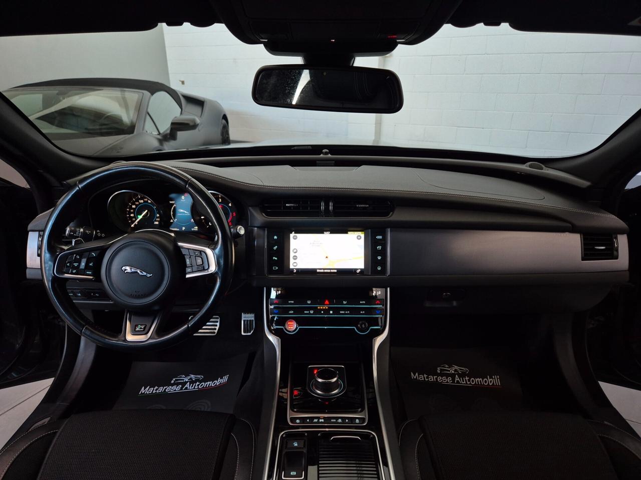 Jaguar XF R sport AWD 2.0d 179cv Automatica Navi Finanziabile