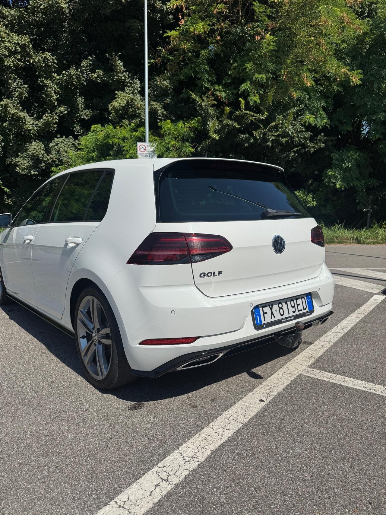 Volkswagen Golf 2.0 TDI 5p. R-Line