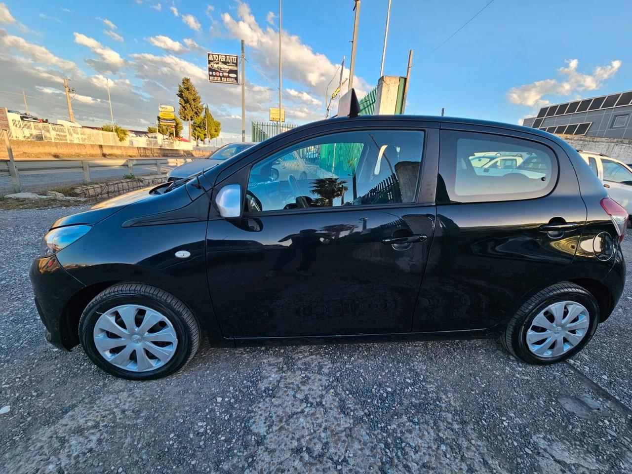 Peugeot 108 5 porte Neopatentati -2015