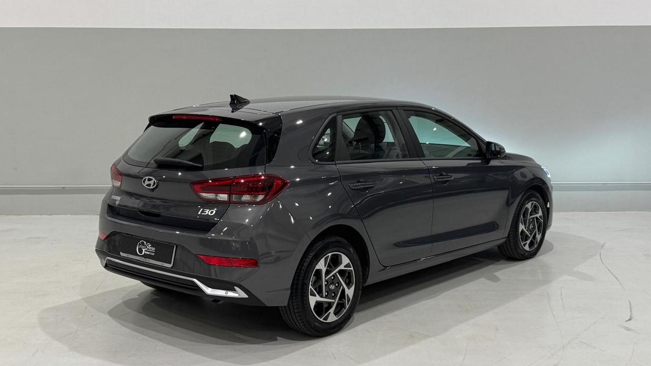 HYUNDAI i30 2024 5p - i30 1.0 t-gdi 48V Business 100cv dct