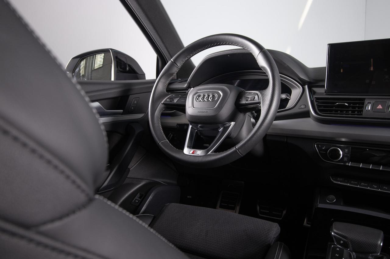Audi Q5 Sportback 40 Tdi Quattro S-line Black Identity 204