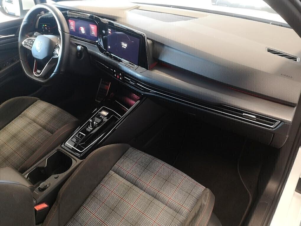 Volkswagen Golf GTI 2.0 TSI DSG