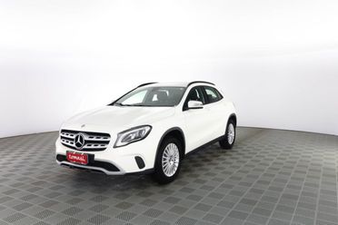 MERCEDES-BENZ CLA sse GLA GLA 200 d Automatic Business