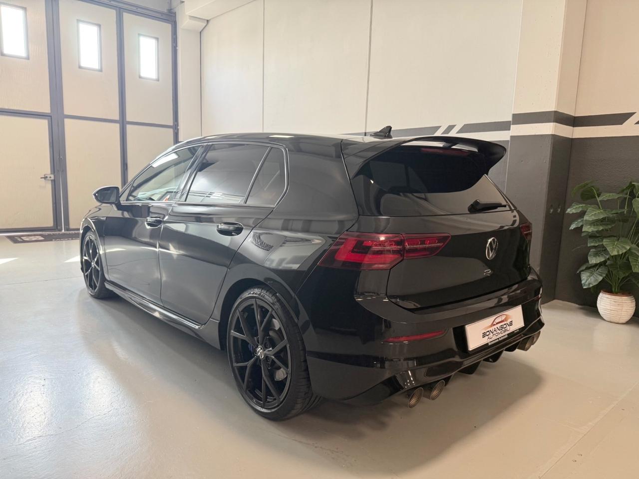 Volkswagen Golf R 4Motion Performance Akrapovic