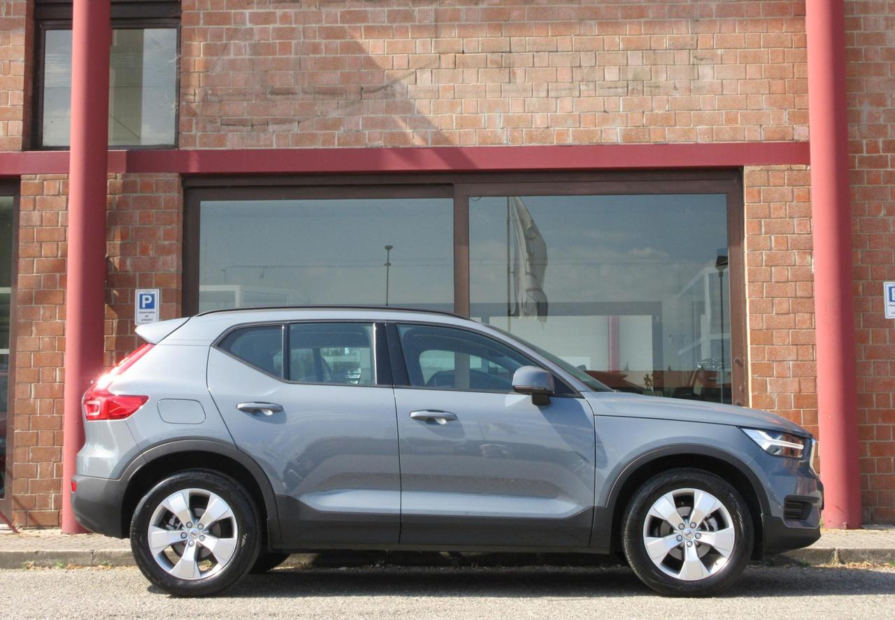 Volvo XC40 1.5 t2 Momentum Core auto