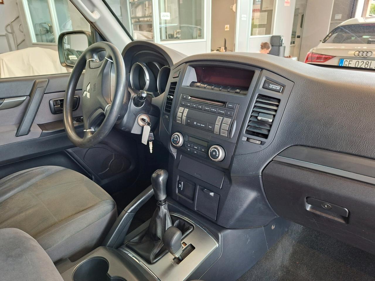 Mitsubishi Pajero 3.2 DI-D 16V 3p. Invite