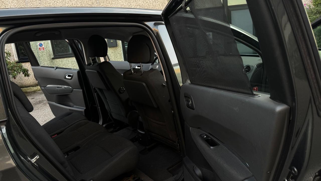 Peugeot 5008 1.6 HDi 115CV Active