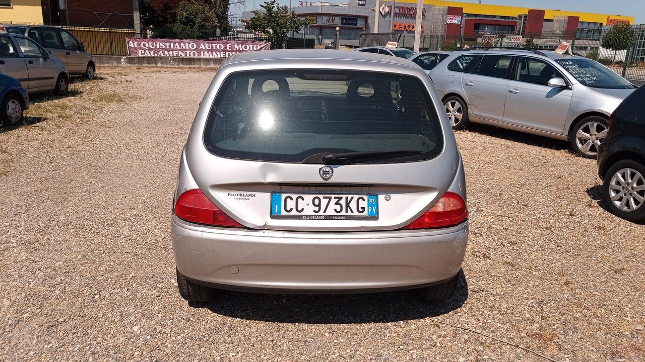 Lancia Y LANCIA Y 12 BENZINA