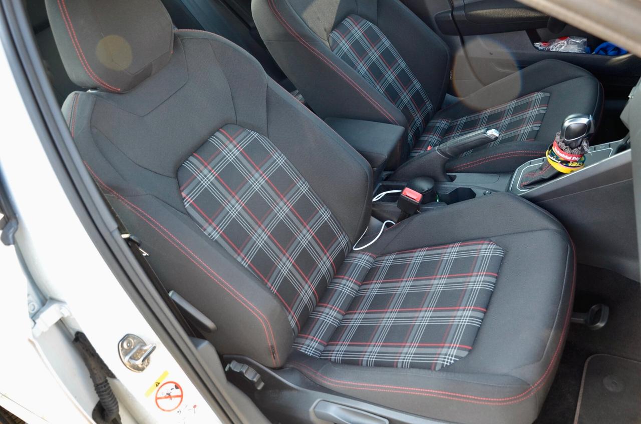 VOLKSWAGEN POLO GTI 5p 2.0 TSI 200cv DSG, SERVICE VW, EURO 6D, FARI LED, RETROCAMERA, APPLE ANDROID, 17", PERMUTE