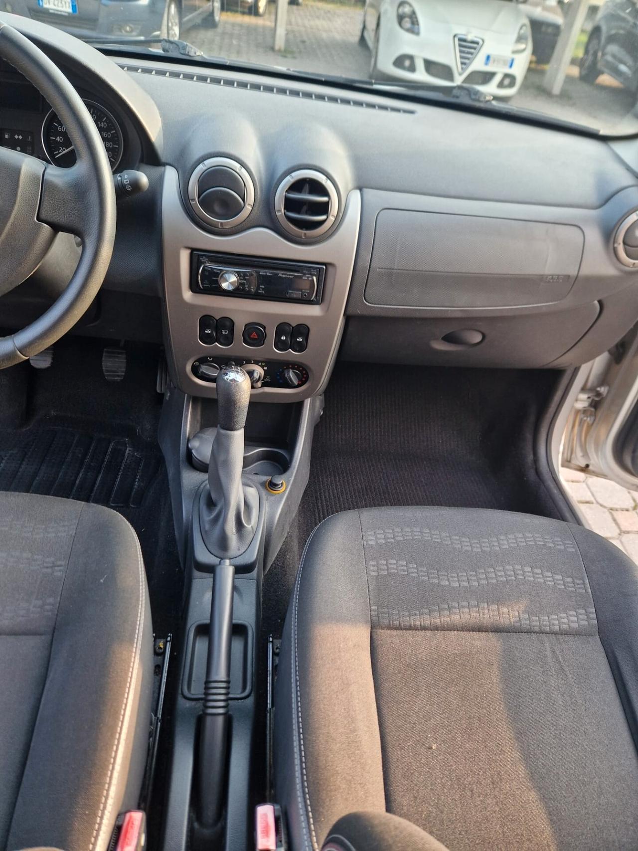 Dacia Sandero 1.2 16V Lauréate OK NEO PATENTATI