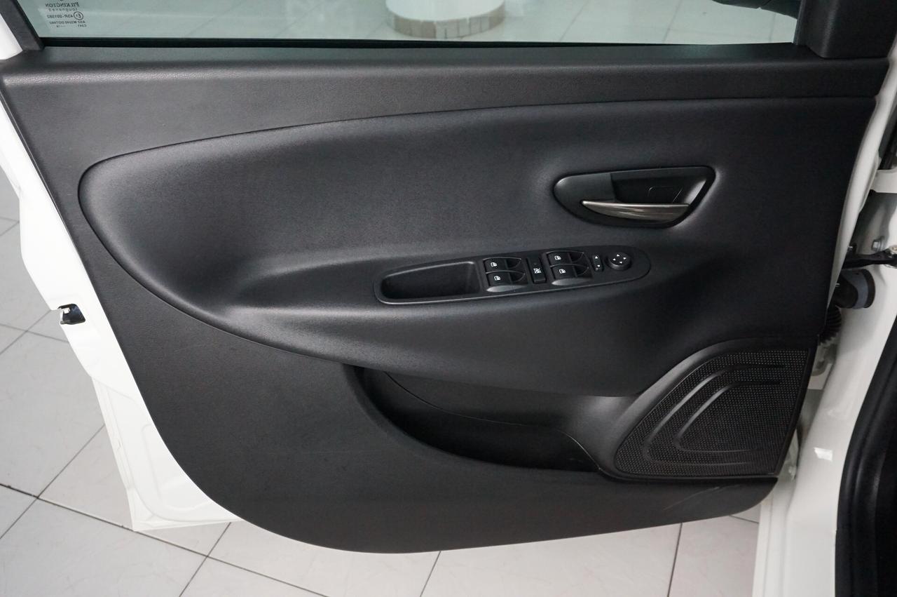 Lancia Ypsilon 1.2 69 CV 5 porte Gold