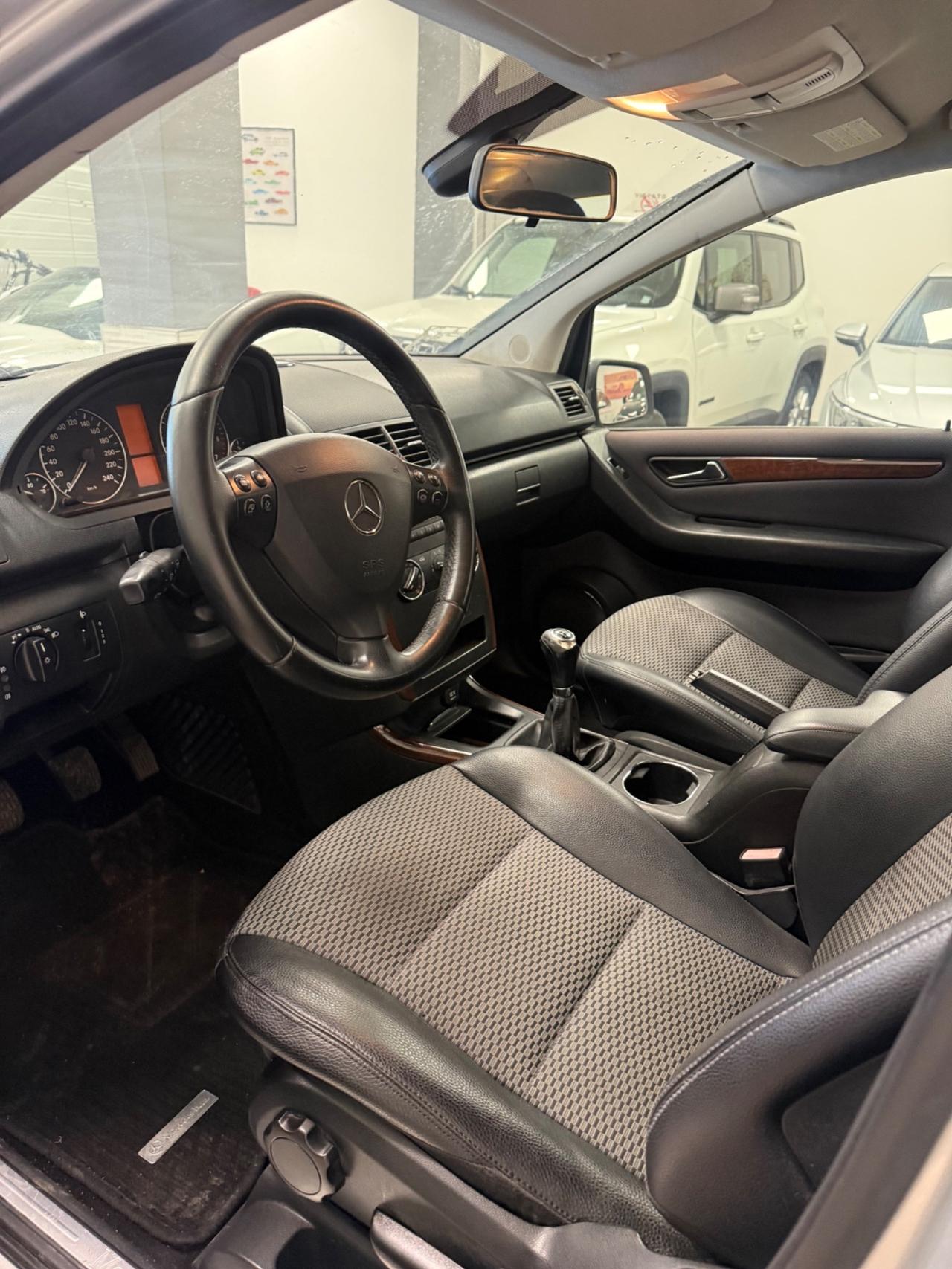 Mercedes-benz A 170 180 BlueEFFICIENCY Avantgarde