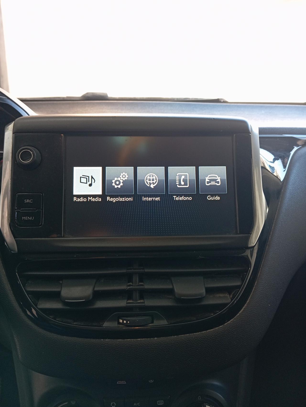 Peugeot 208 1.4 diesel 2015 CON GARANZIA