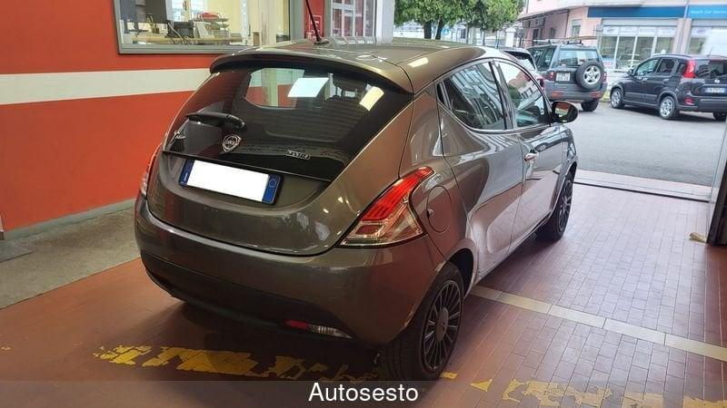 Lancia Ypsilon 1.0 FireFly 5 porte S&S Hybrid Silver