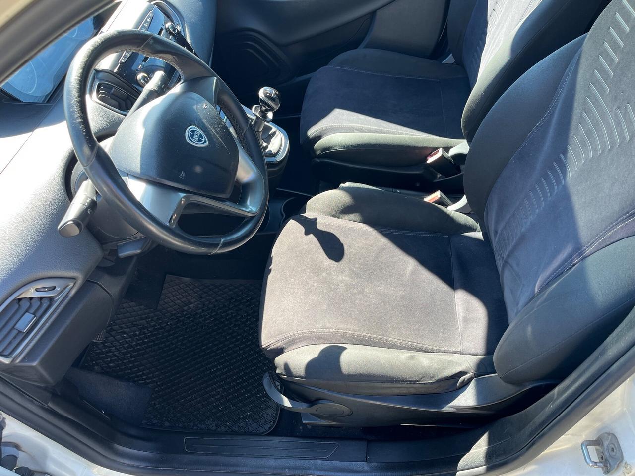 Lancia Ypsilon 1.2 69 CV 5 porte S&S Platinum