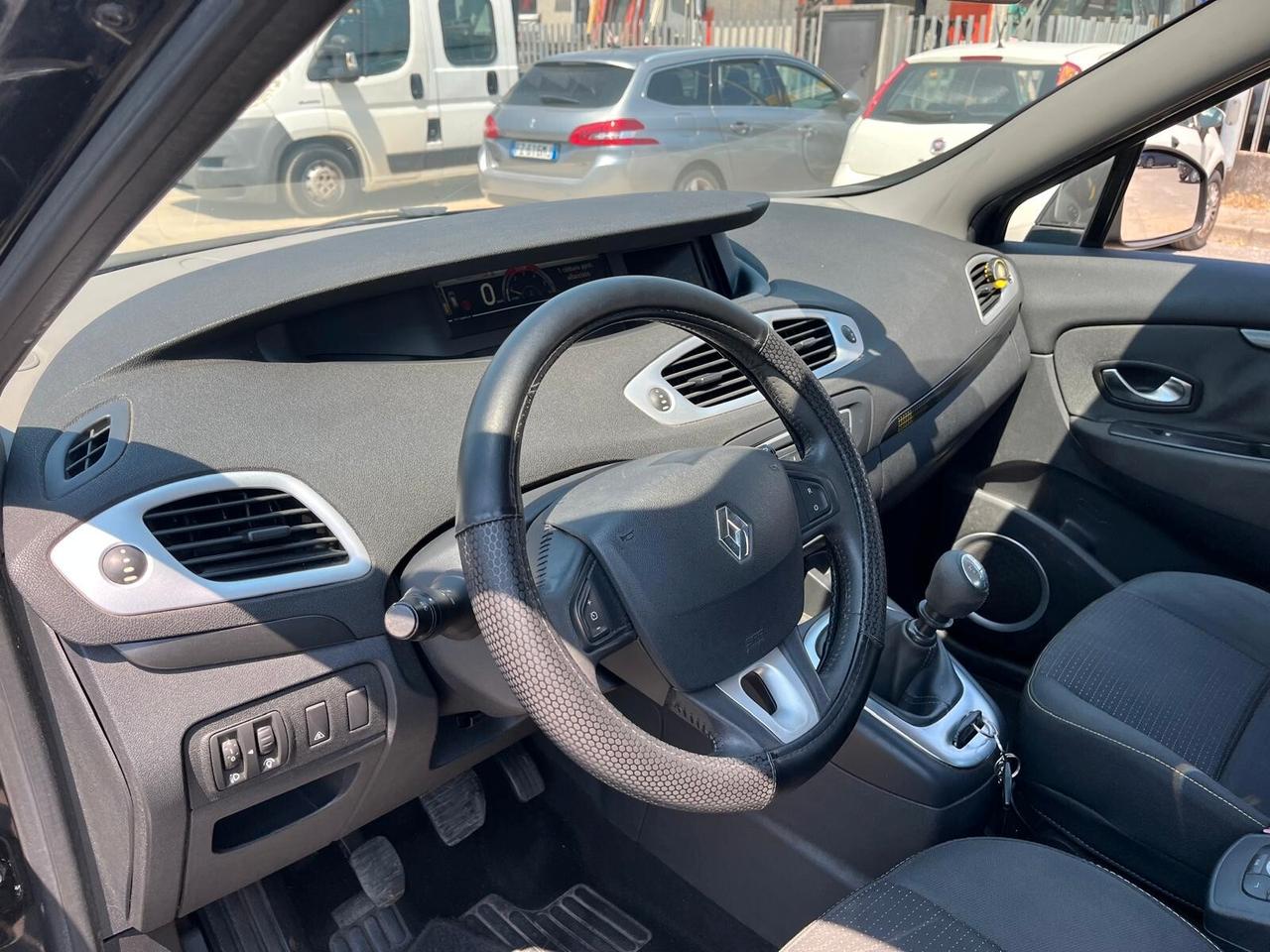 Renault Scenic Scénic 1.9 dCi 130CV Dynamique