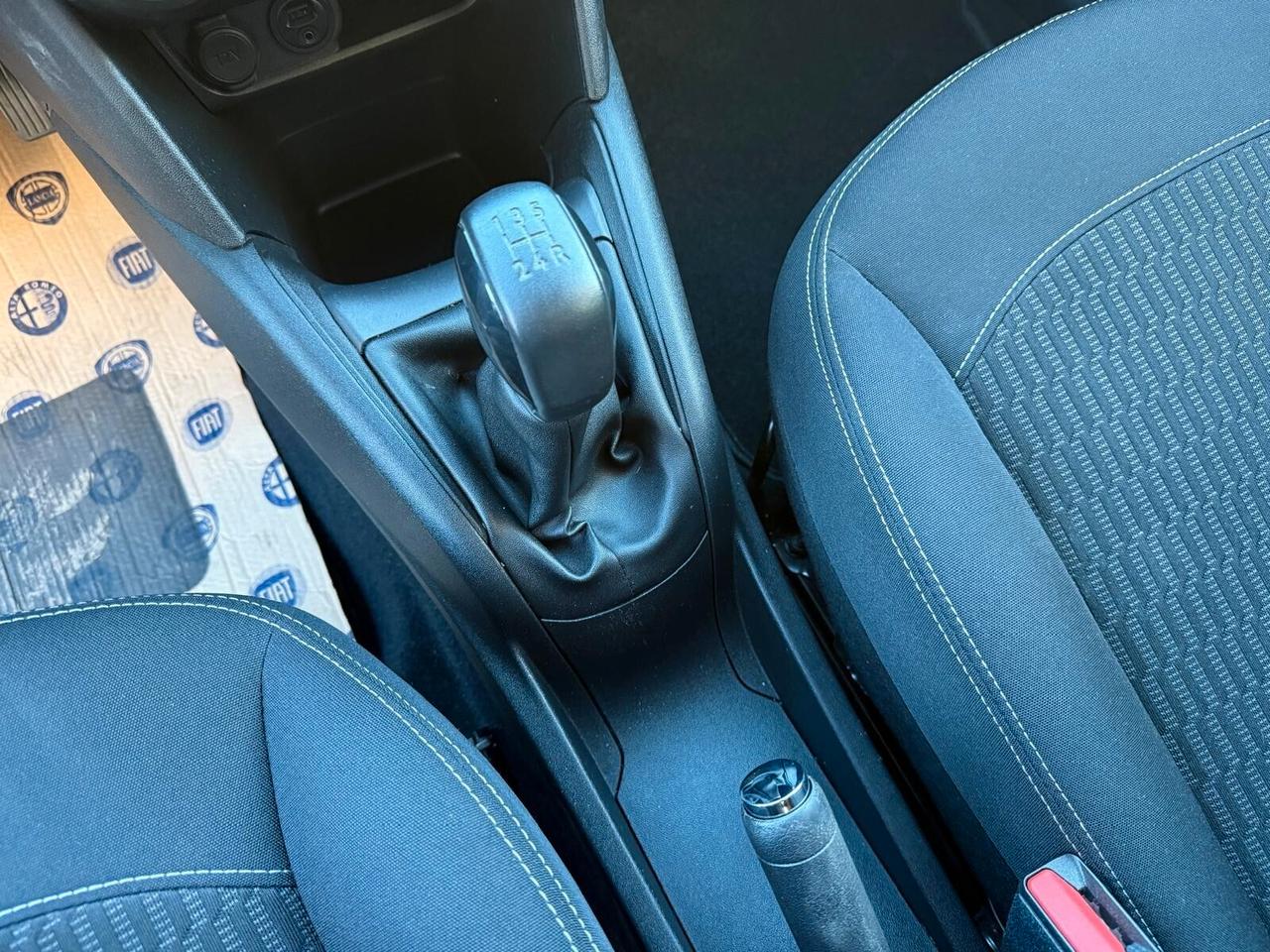 Peugeot 208 1.2 Benz 82cv Allure PER NEOPATENTATI