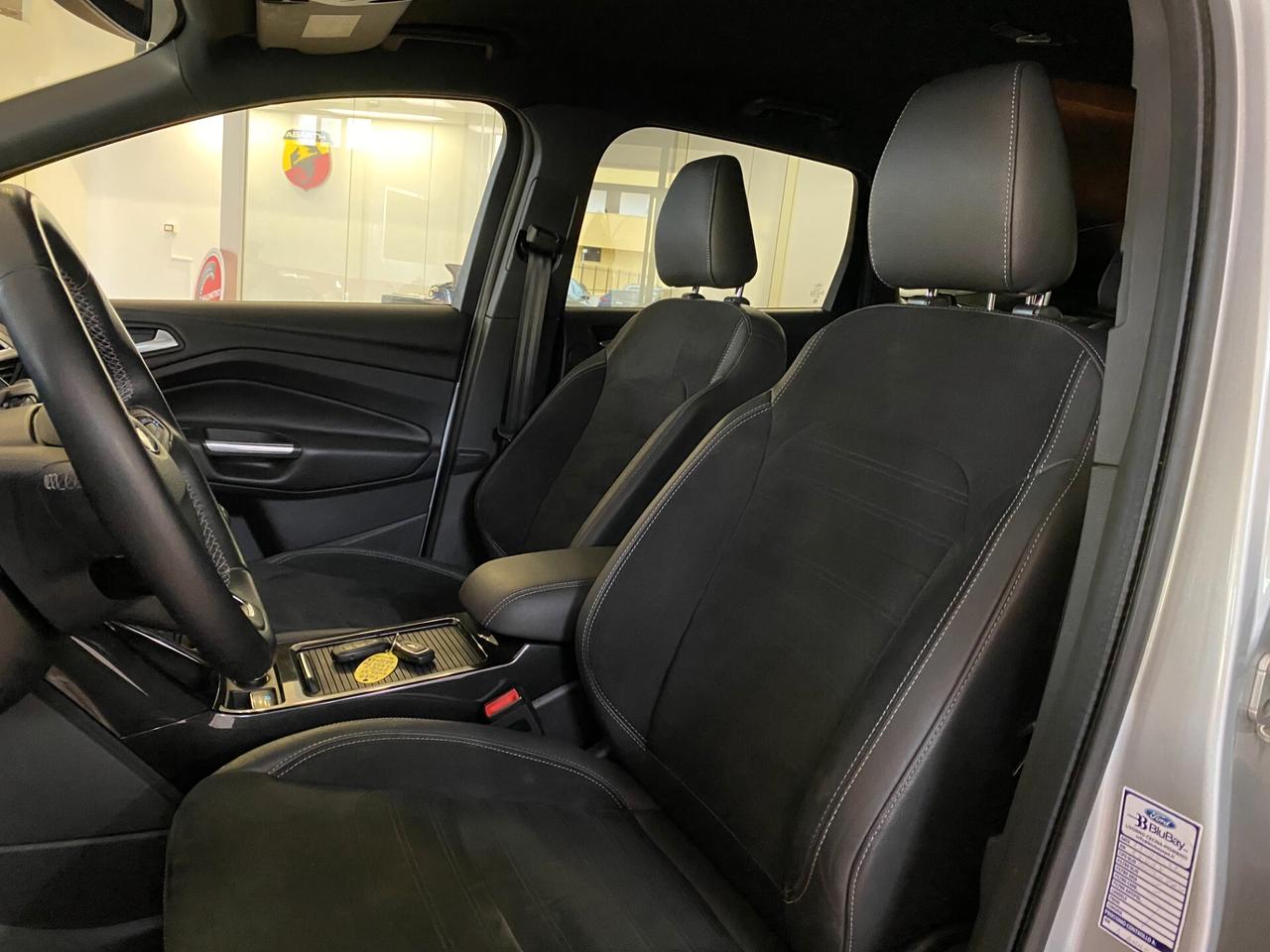 Ford Kuga 1.5 TDCI 120 CV 2WD ST-Line