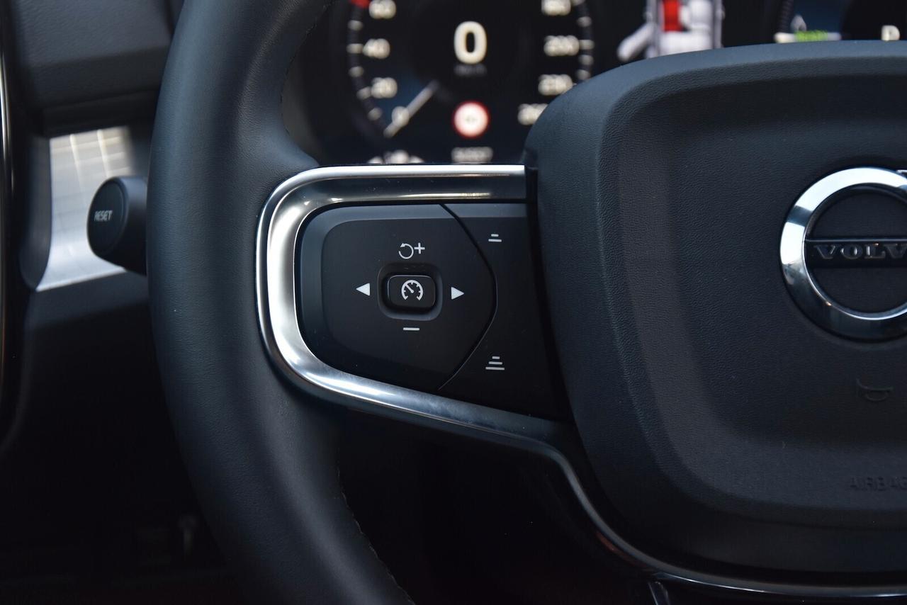 Volvo XC40 T4 Recharge Plug-in Hybrid Core