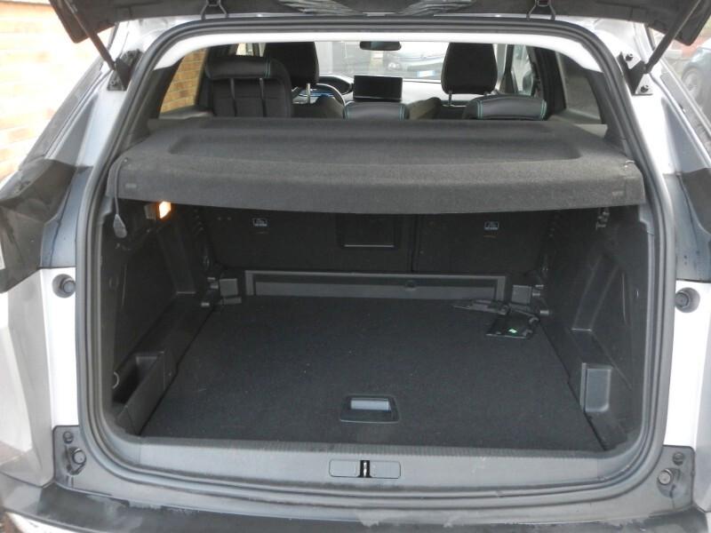 Peugeot 3008 BlueHDi 130 EAT8 ALLURE 2021