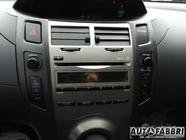 TOYOTA - Yaris - 1.3 5p.CLIMA 4 CIL. CD HI FI