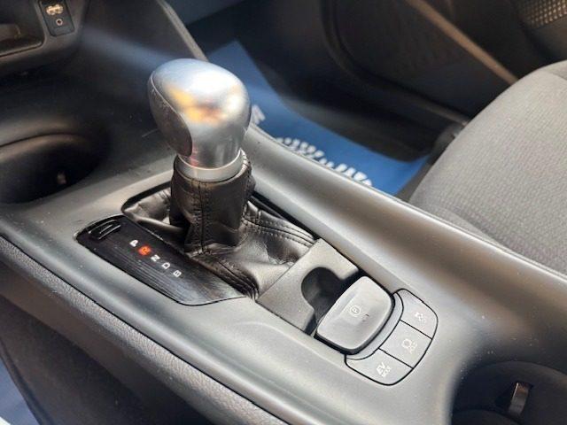 TOYOTA C-HR 1.8 Hybrid E-CVT Business