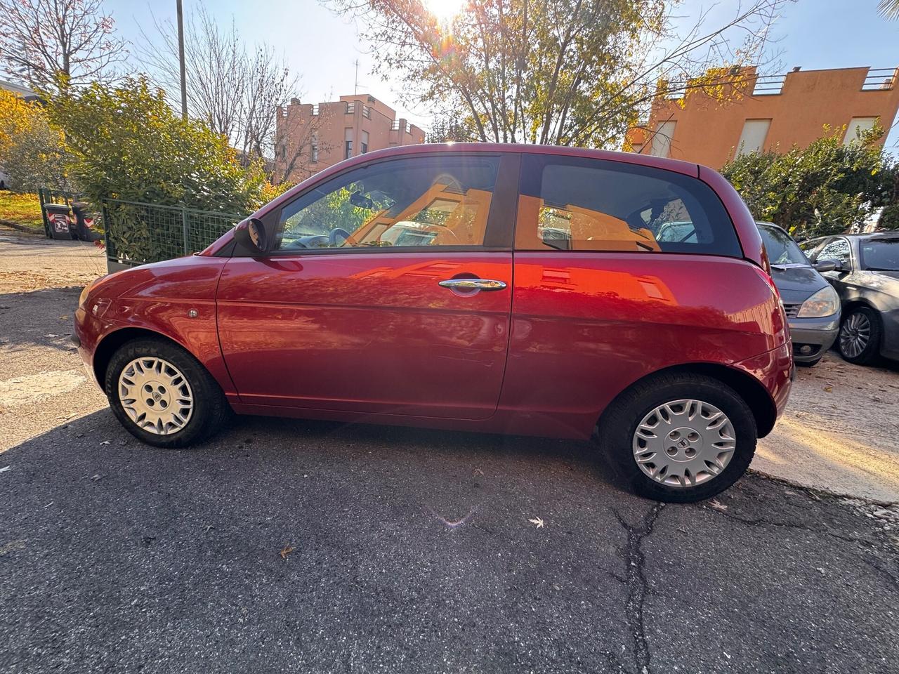 Lancia Ypsilon 1.2 16V Platino