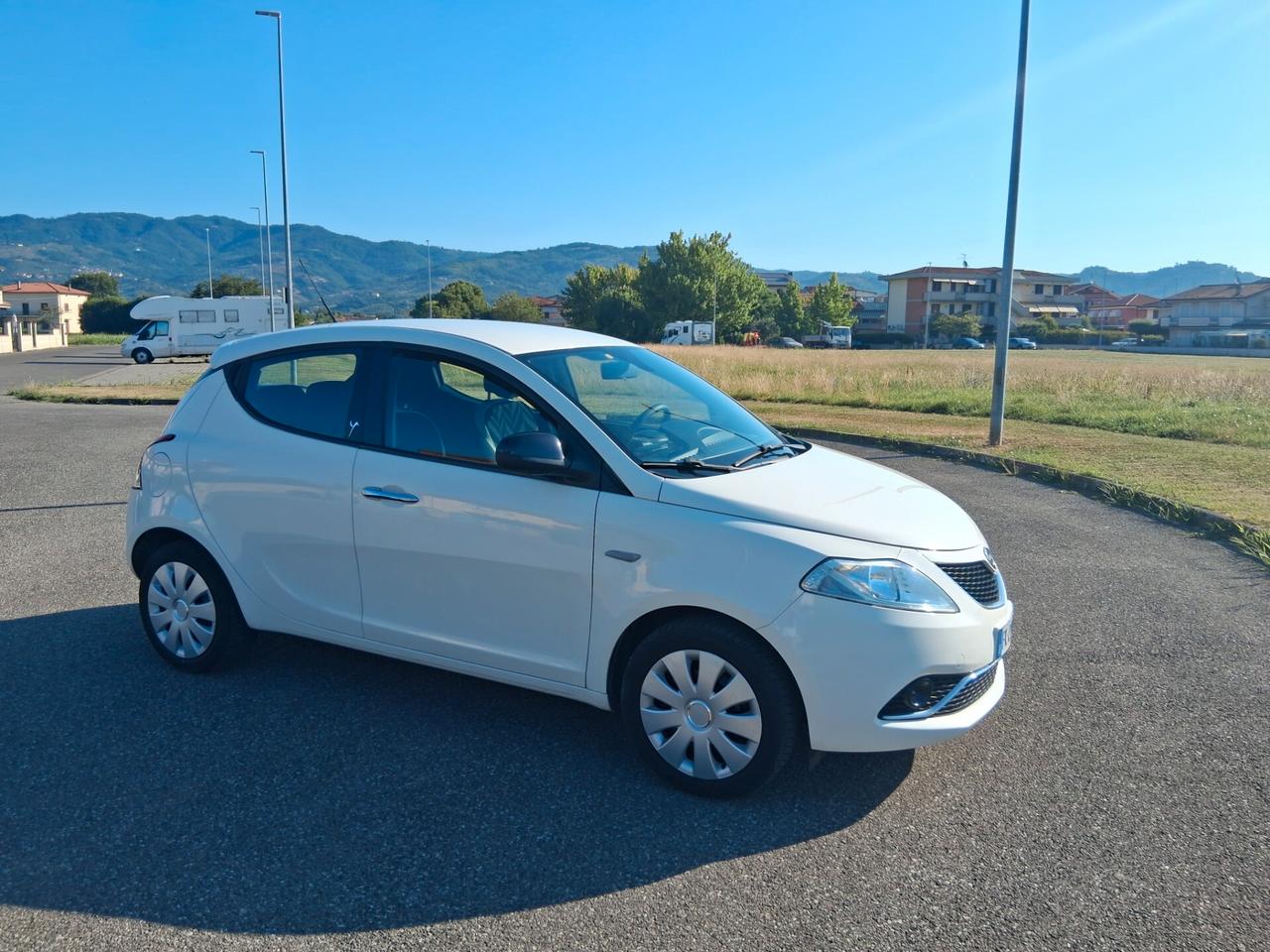 Lancia Ypsilon 1.2 69 CV 5 porte Gold