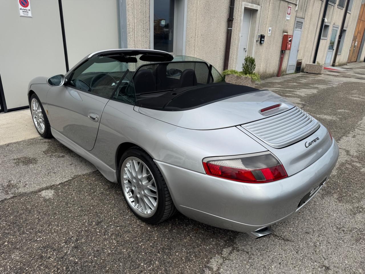 Porsche 911 Carrera Cabriolet