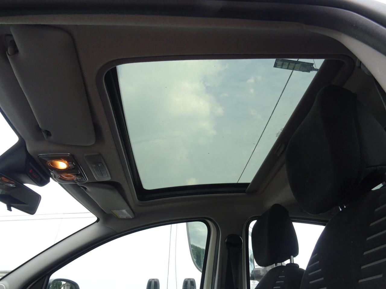 Lancia Ypsilon 1.2 69 CV 5p Platinum TETTO APRIBILE