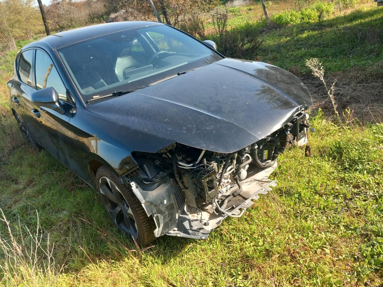 Cupra Leon Sportstourer 1.5 Hybrid 150 CV DSG SINISTRATA