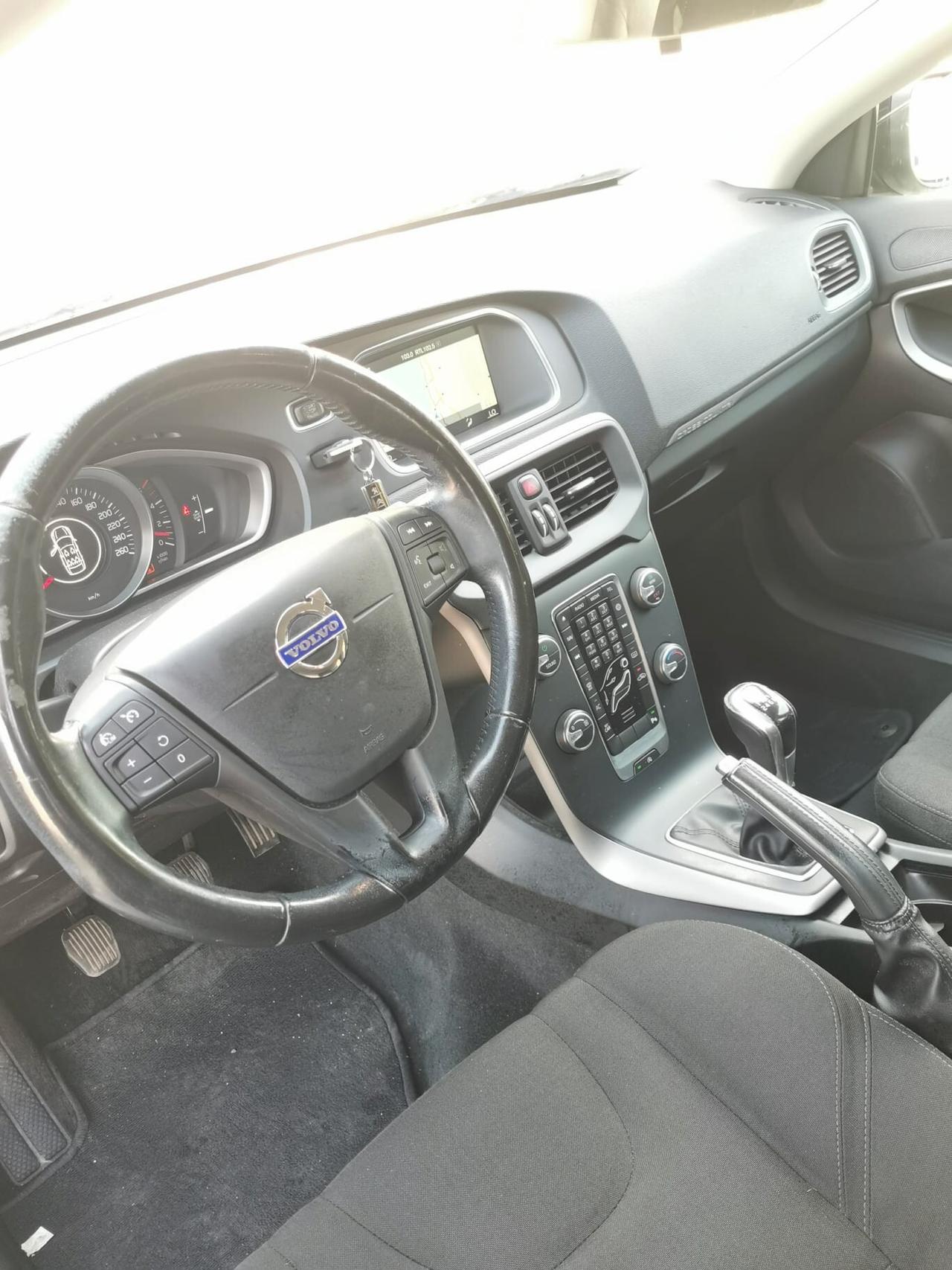 Volvo V40 Cross Country D2 Summum - 2016