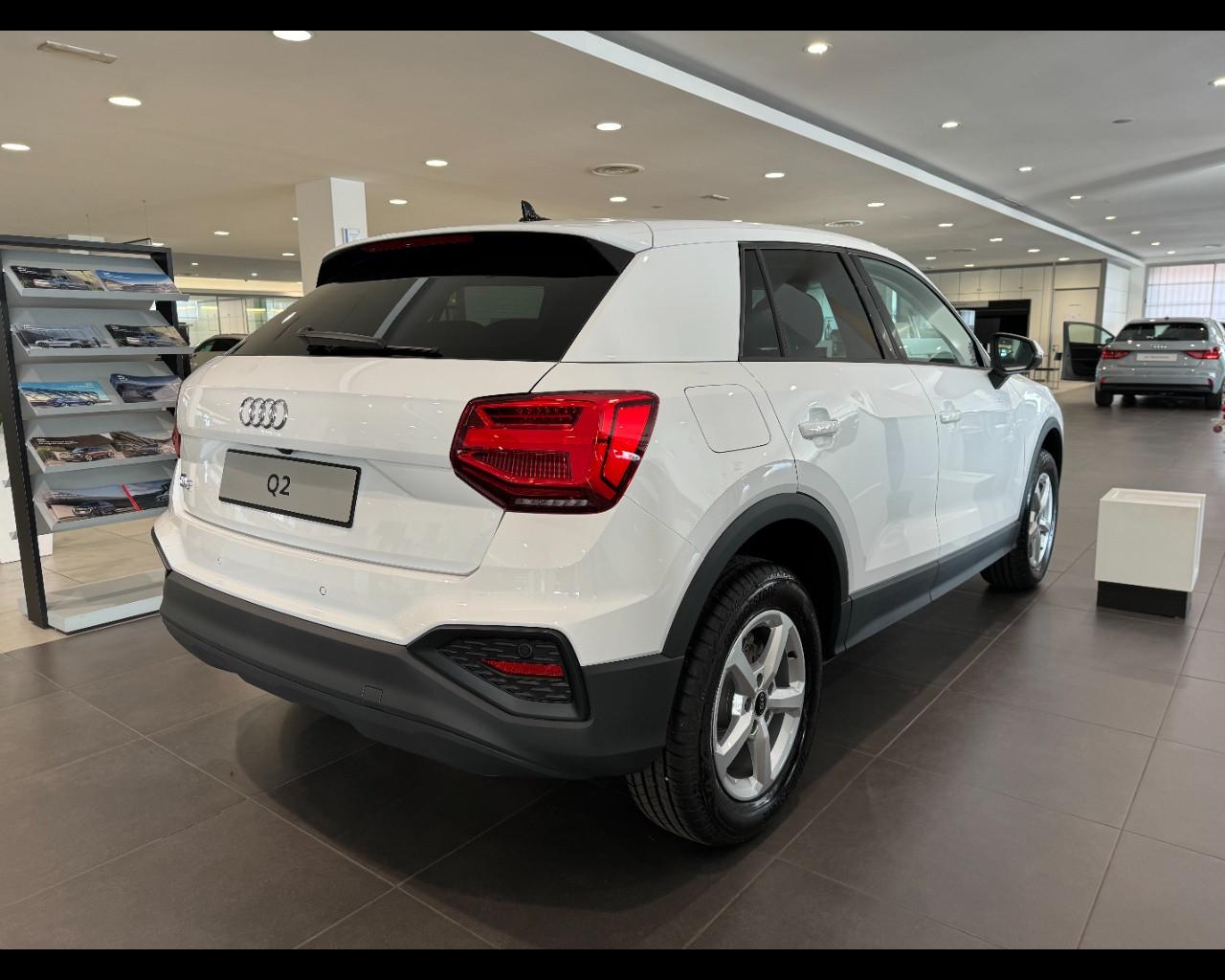 AUDI Q2 35 TFSI S-TRONIC BUSINESS