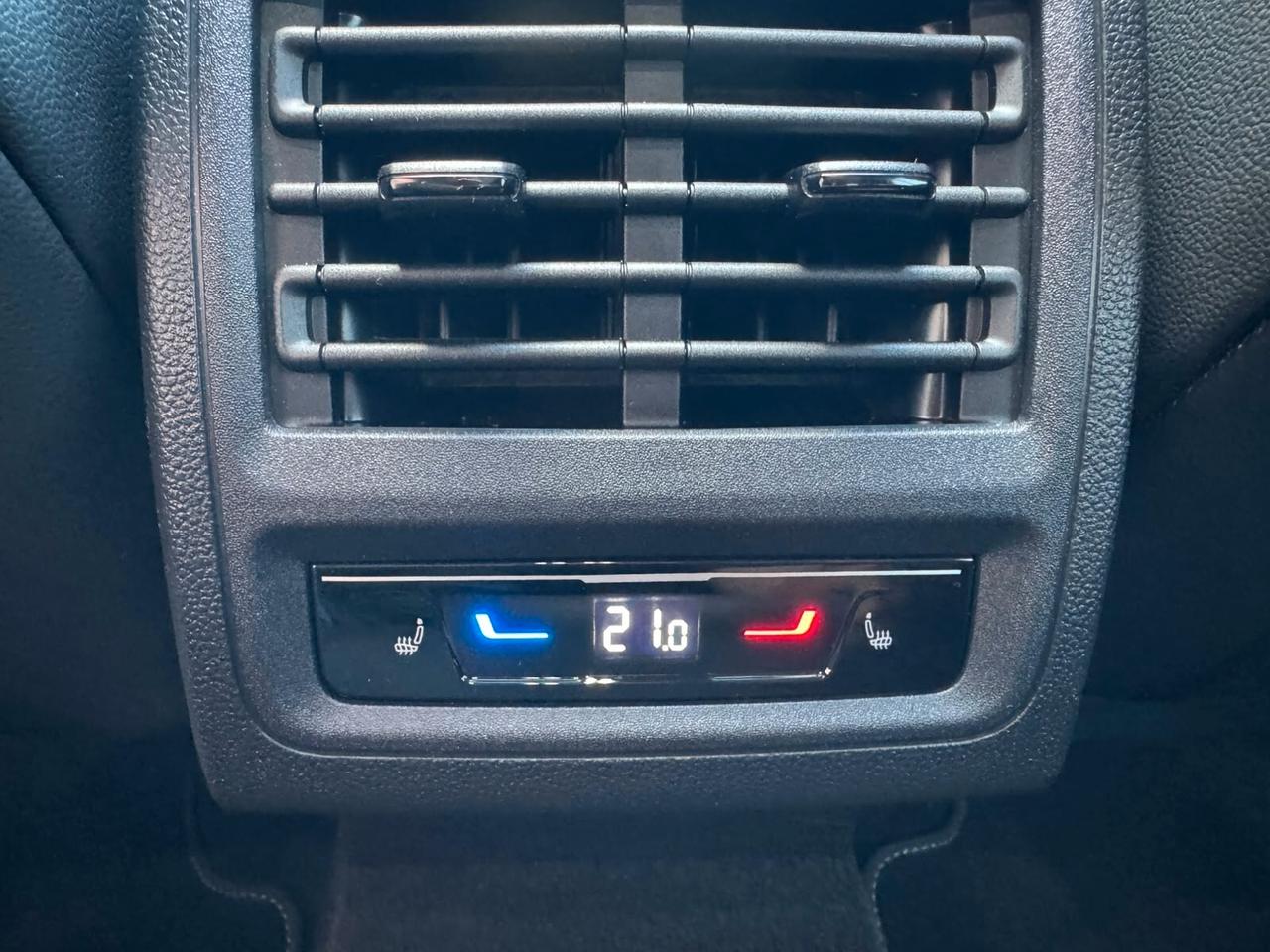 Volkswagen Golf 2.0 TDI DSG GTD 200cv