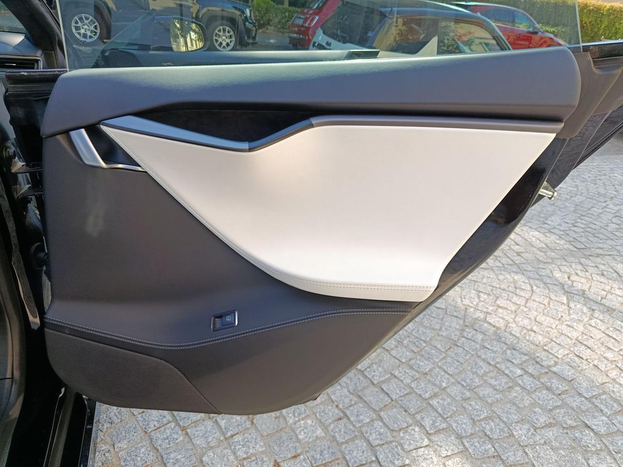 Tesla Model S 60d #6106