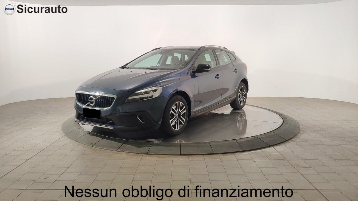 VOLVO V40 Cross Country D3 Momentum