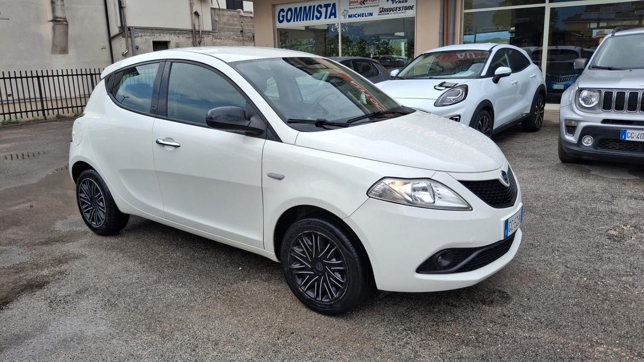 Lancia Ypsilon 1.2 69 CV 5 porte GPL Ecochic Gold