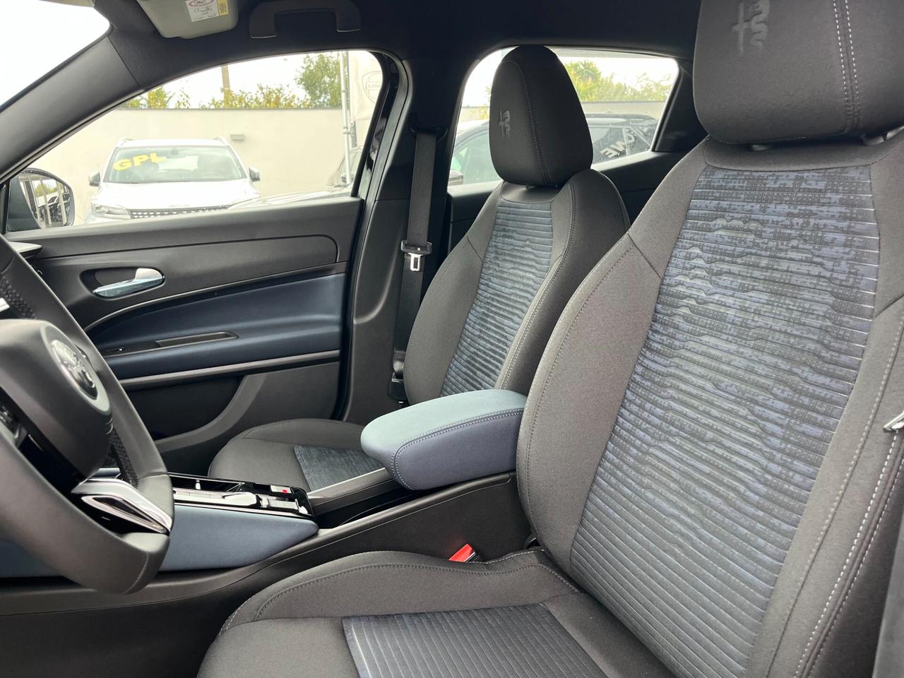 Alfa Romeo Junior 1.2 136 CV Hybrid eDCT6 Automatic