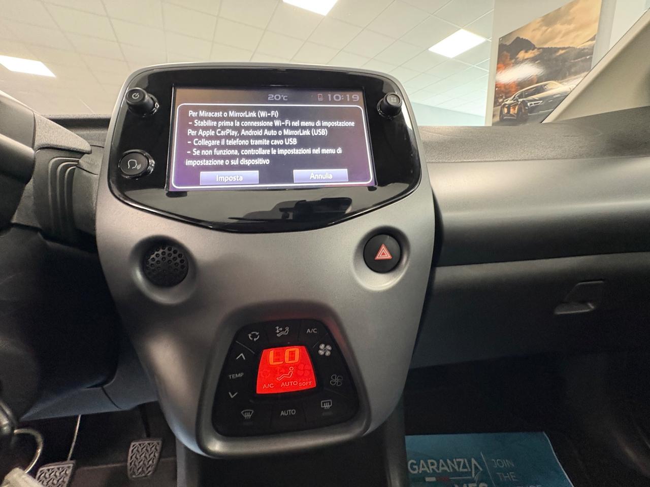 Toyota Aygo Connect 1.0 VVT-i 72 CV 5 porte x-fun