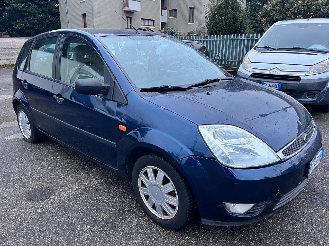 Ford Fiesta 1.4 16V 5p. Ghia - 2003