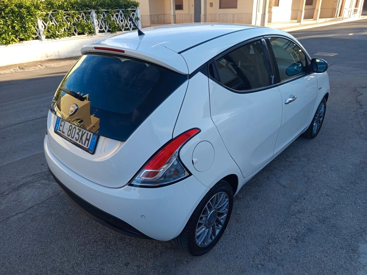 Lancia Ypsilon 1.2 69 CV 5 porte
