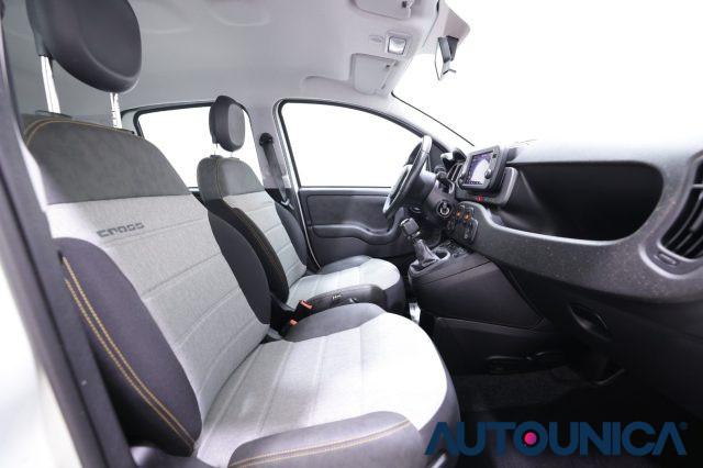 FIAT Panda 1.0 FIREFLY S&S HYBRID CITY CROSS NEOPATENTATI