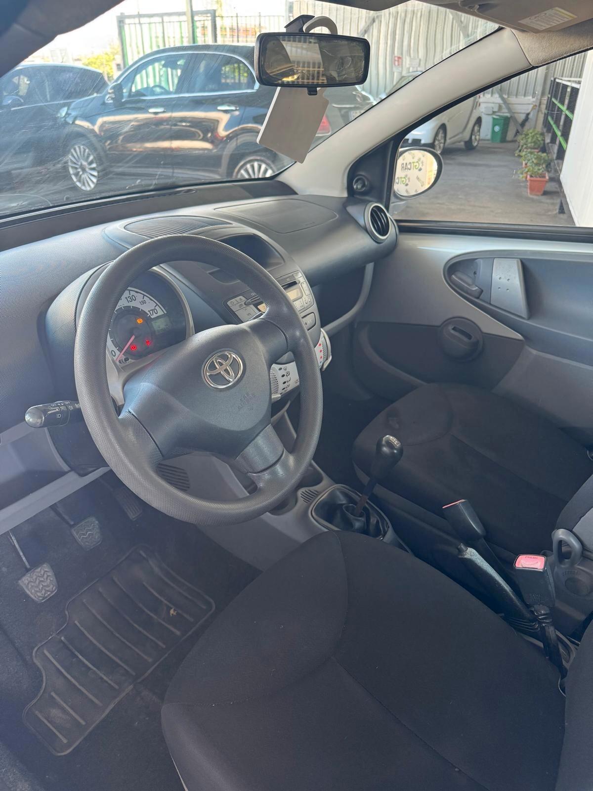 Toyota Aygo 1.0 12V VVT-i 5 porte Sol Connect EDITION