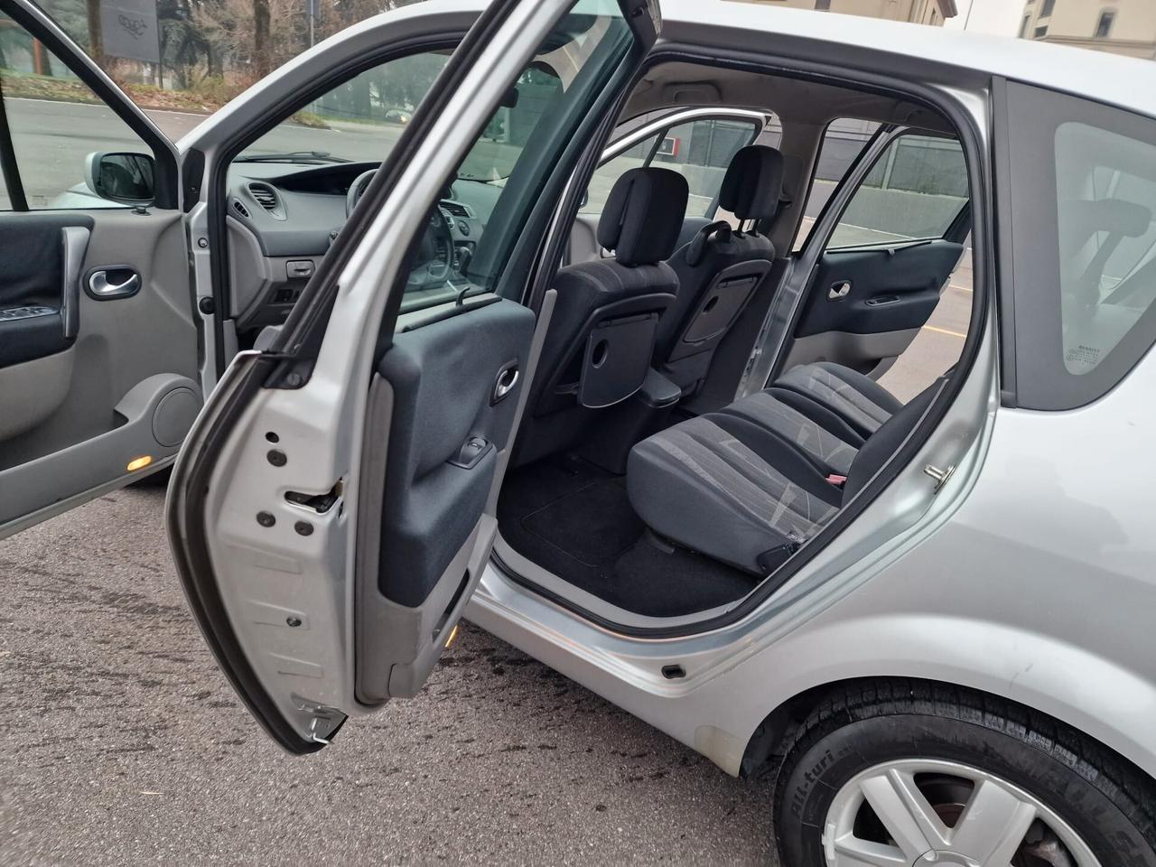 Renault Scenic 1.9 dCi/130CV Dynamique