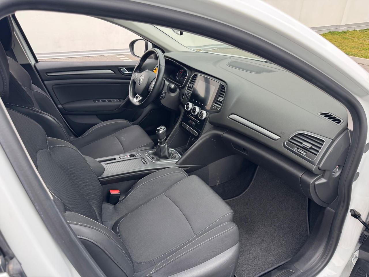 Renault Megane Business 1.3 Tce 140Cv #9072