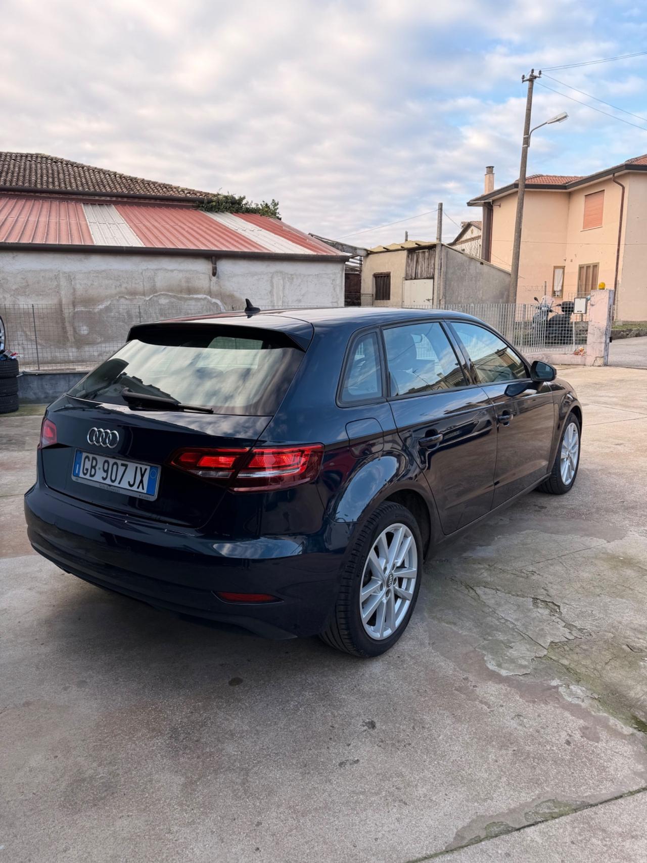 Audi A3 SPB 30 g-tron S tronic Admired